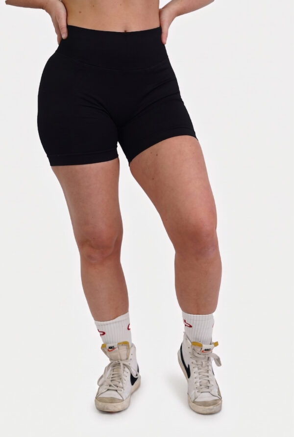 Effortless Contour Shorts – True Black tweede afbeelding