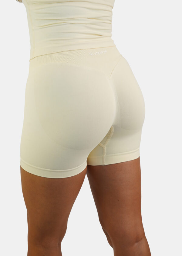 Effortless Contour Shorts – Butter Yellow tweede afbeelding